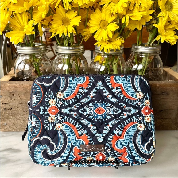 Vera Bradley•NWOT•RETIRED Marrakesh Zipped Tablet Case•Approximately 7”x9”x 3/4” - Picture 5 of 12